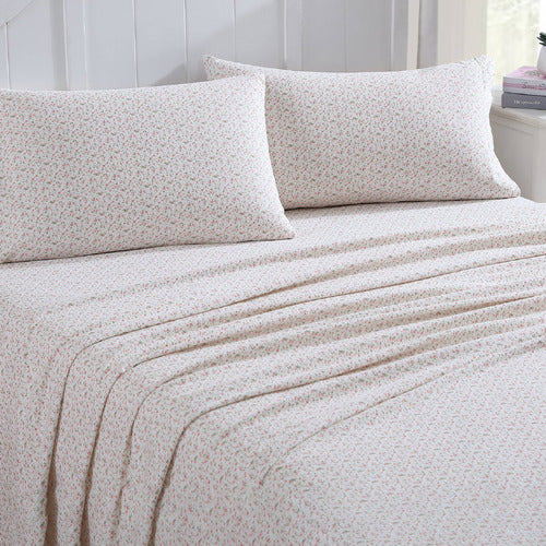The Evie Flannelette Sheet Set Range Soft Pink by Laura Ashley featues soft delicate pink florals on a fresh white ground. This sheet set will bring a beautiful new look to your bed with the warm and cosy feel of flannelette cotton. Evie is a perfect addition to your elegant bedroom style.
