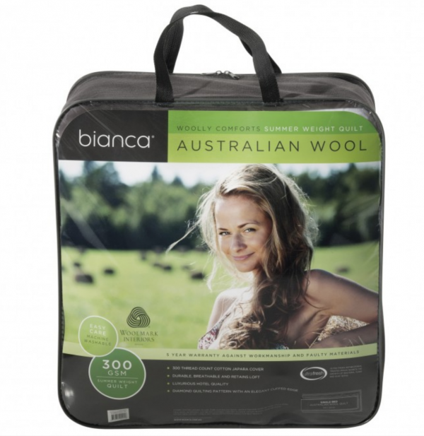 The 300gsm summer weight quilt is made from fine wool mark accredited Australian wool and encased in a 300 thread count cotton japara cover. This quilt features a diamond quilting pattern with an elegant cuffed edge.
