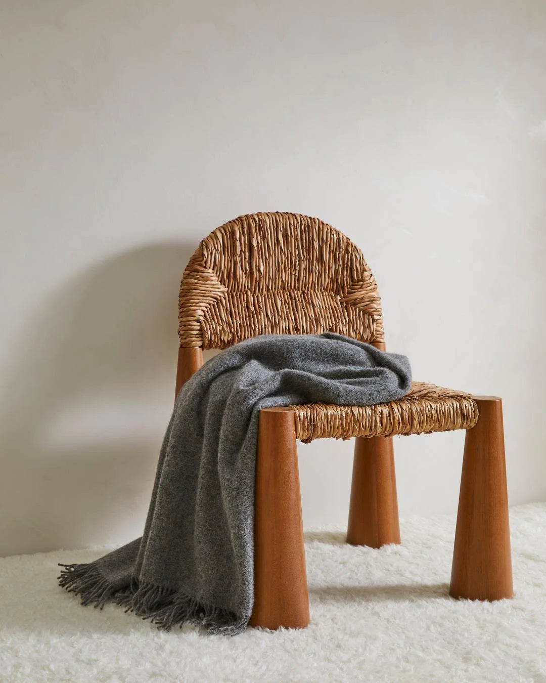 Made from 100% New Zealand lambswool, Nevis throw blankets in charcoal are simply luxurious. All of our throws make the perfect companion over cooler days and nights, and can also be enjoyed outdoors