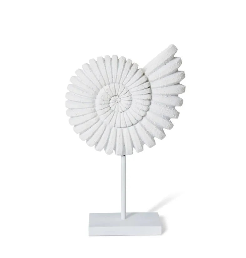 Enhance interiors with decorative ornamental pieces, whether it be with sculptures, picture frames, bowls or trays… the list goes on