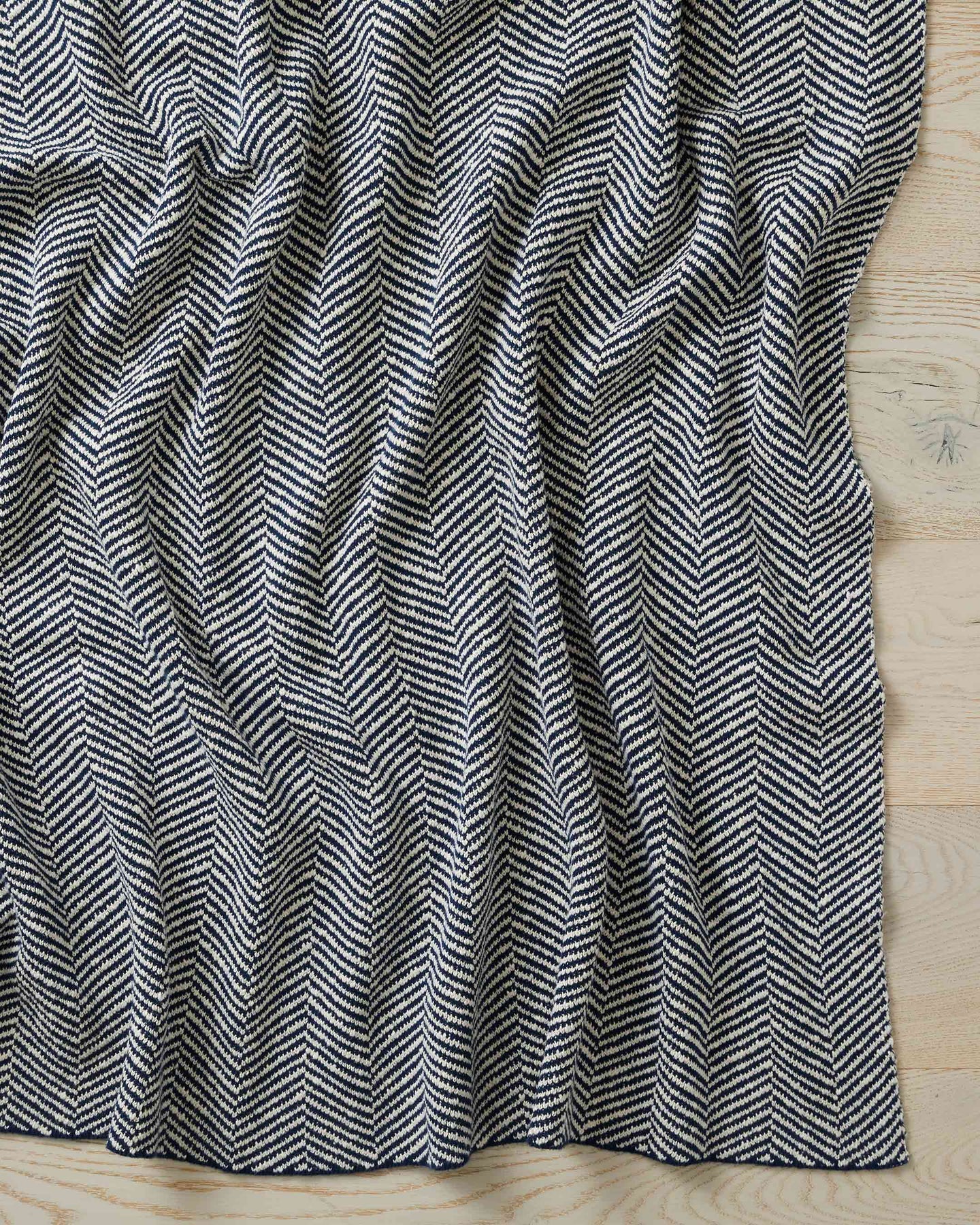 The rich blue Ocean colourway of Solano creates a calming environment.