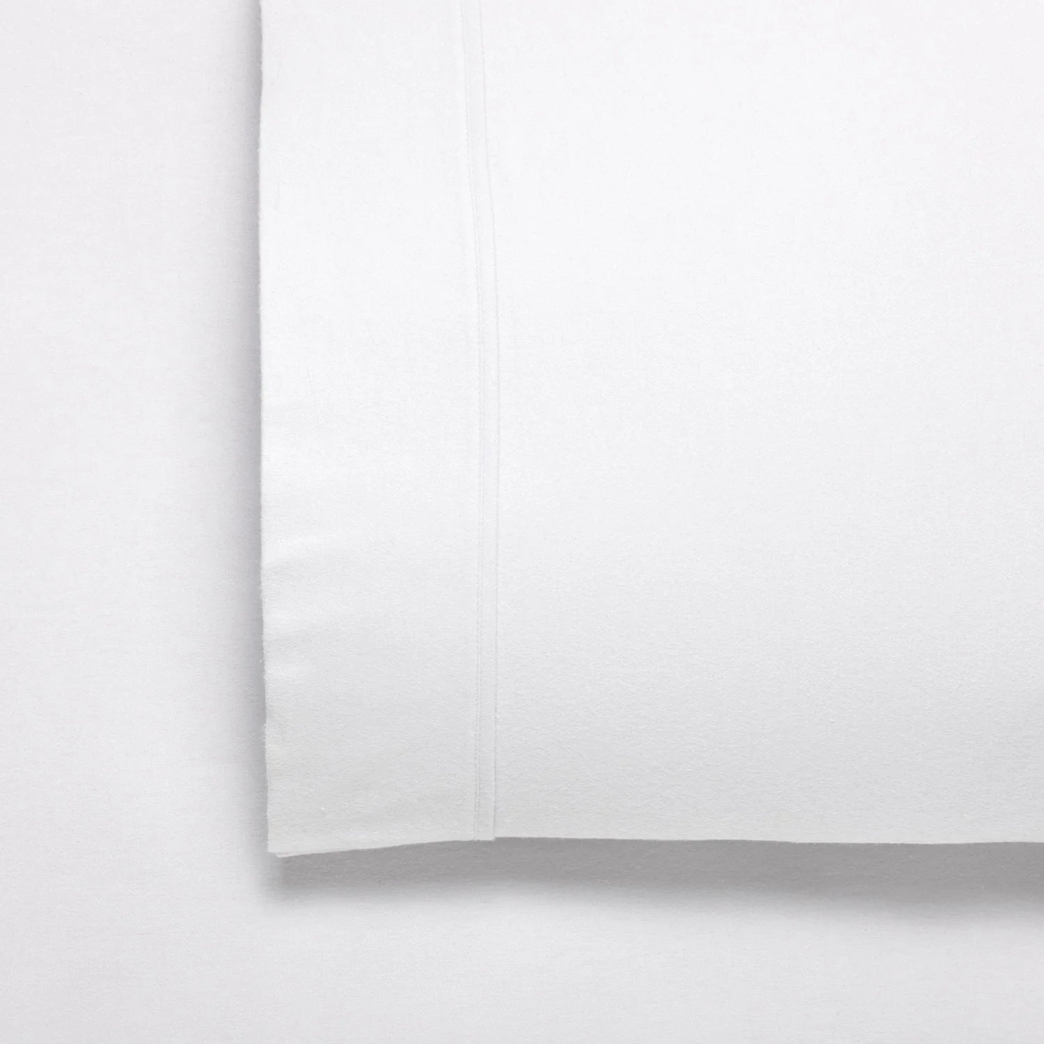 Cuddle up with our range of flannelette sheet sets. Made from the highest quality brushed cotton, these sheets are super soft and cosy to ensure superb comfort and remarkable durability. Smartly cuffed and piped the sheets are available in a range of colours. They also feature a wall depth of 50cm which allows for easy fitting.