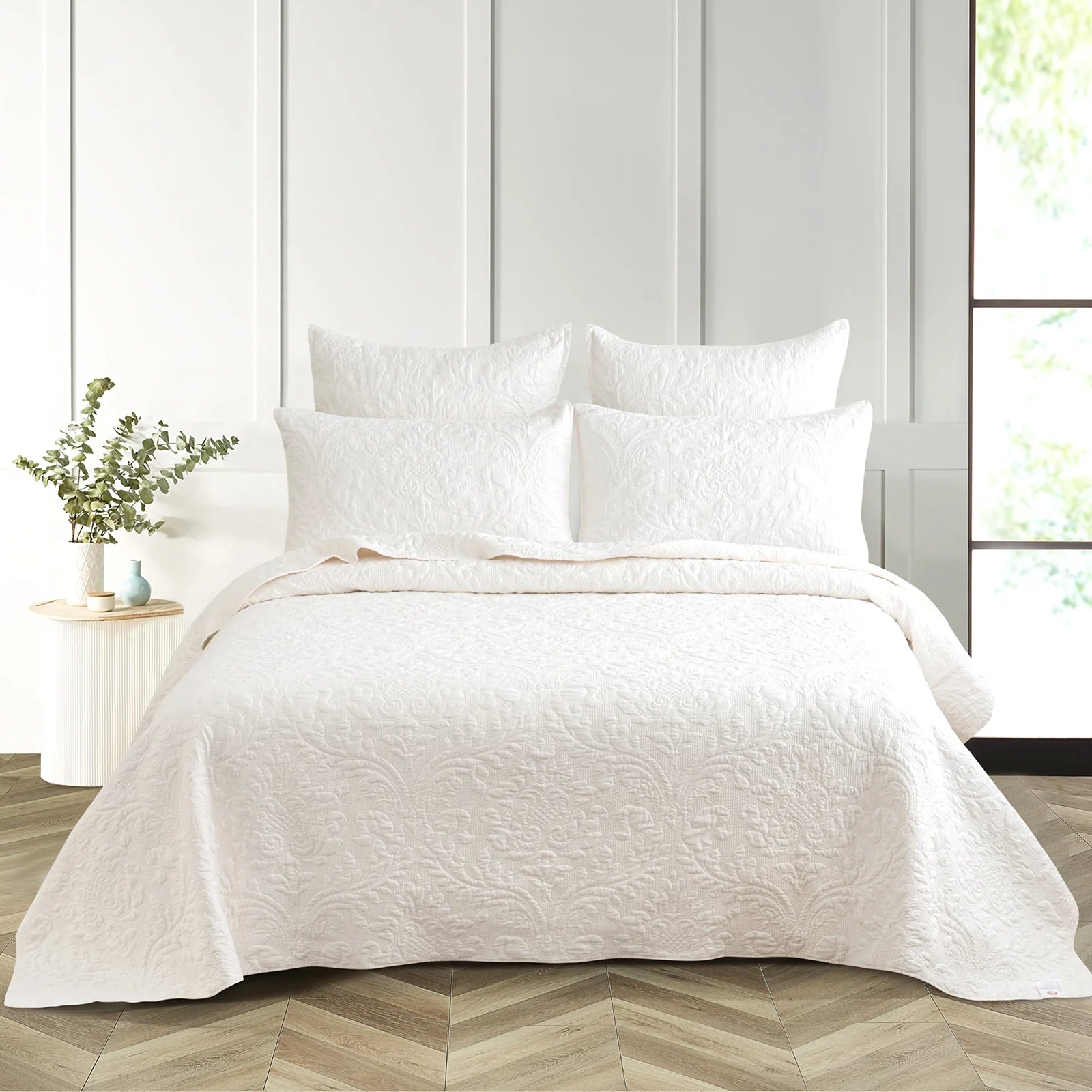 Our Berlin jacquard Coverlet set is a damask woven style fabric is a luxurious and intricate textile that is often used for coverlets and other decorative items. It is characterized by its distinct weaving technique, which creates a raised pattern on the fabric surface. Compliment crinkle effect, with a sham edge border is eye catching.  