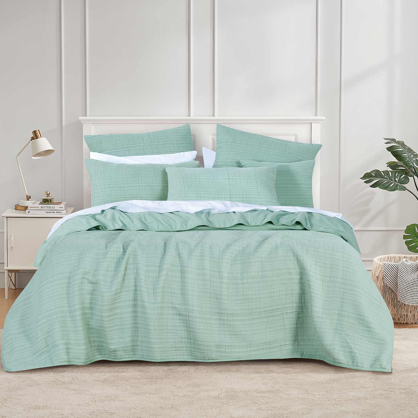 The Cressida coverlet set features a cotton fabric in an elegant and on trend sage colour. Incredibly soft to touch, this quilted coverlet is the perfect addition to liven up your bedroom space.
