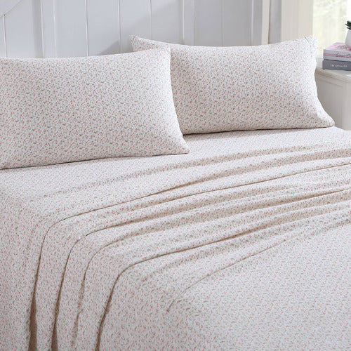 The Evie Flannelette Sheet Set Range Soft Pink by Laura Ashley featues soft delicate pink florals on a fresh white ground. This sheet set will bring a beautiful new look to your bed with the warm and cosy feel of flannelette cotton. Evie is a perfect addition to your elegant bedroom style.