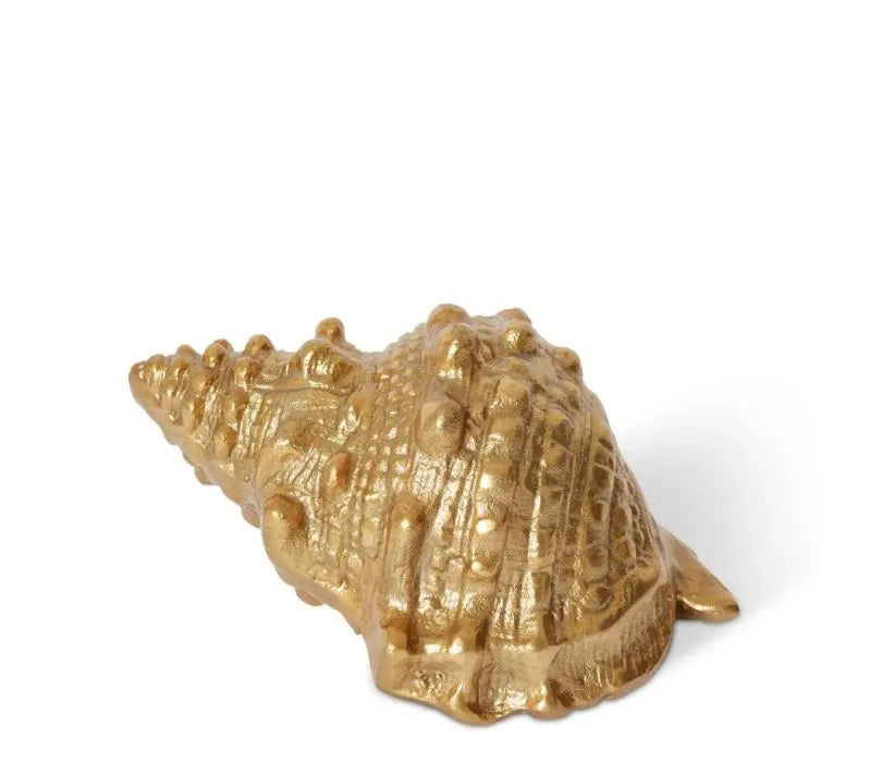 This Horse Conch Sculpture is a perfect addition to any room. Crafted from high-quality materials with a size of 22cm x 14cm adding a subtle decorative touch to your décor. Perfect for creating character and charm in any space.