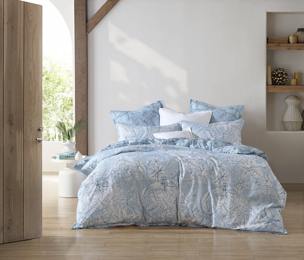 Laka Denim uses the premium printing technology to create a denim look surface with a smooth percale finish.