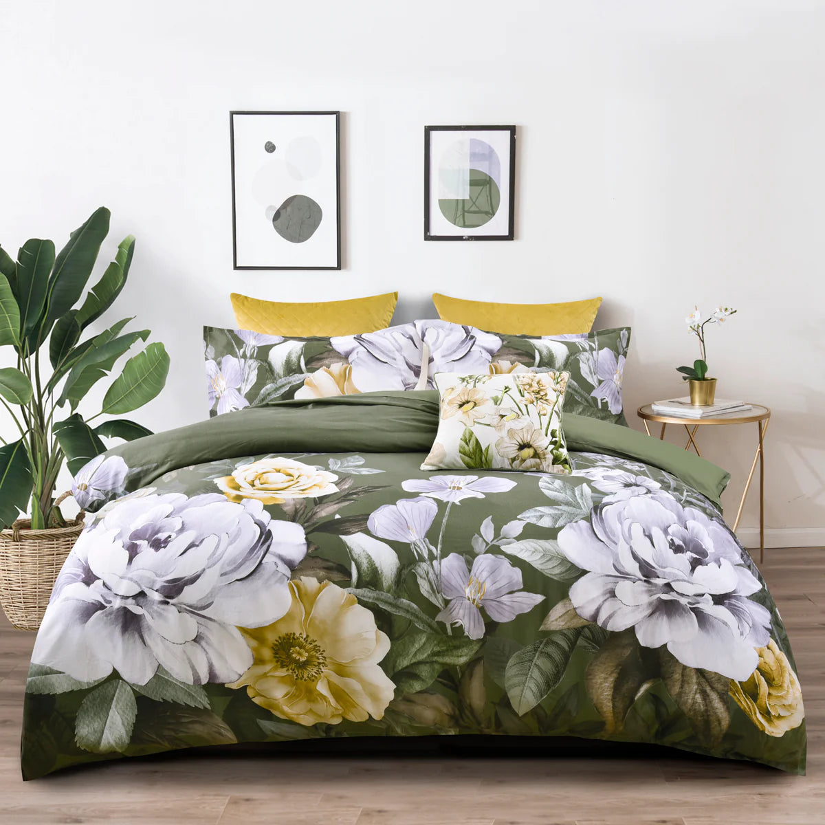 Printed on soft, cotton sateen fabric this beautiful floral design features gorgeous large roses that fill the entire quilt cover. Finished with a sophisticated tailored edge, Makayla will create a stunning statement in your bedroom.