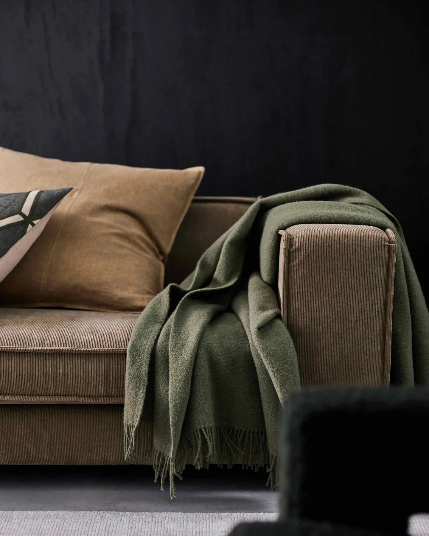 Made from 100% New Zealand lambswool, Nevis throw blankets in Juniper are simply luxurious. All of our throws make the perfect companion over cooler days and nights, and can also be enjoyed outdoors