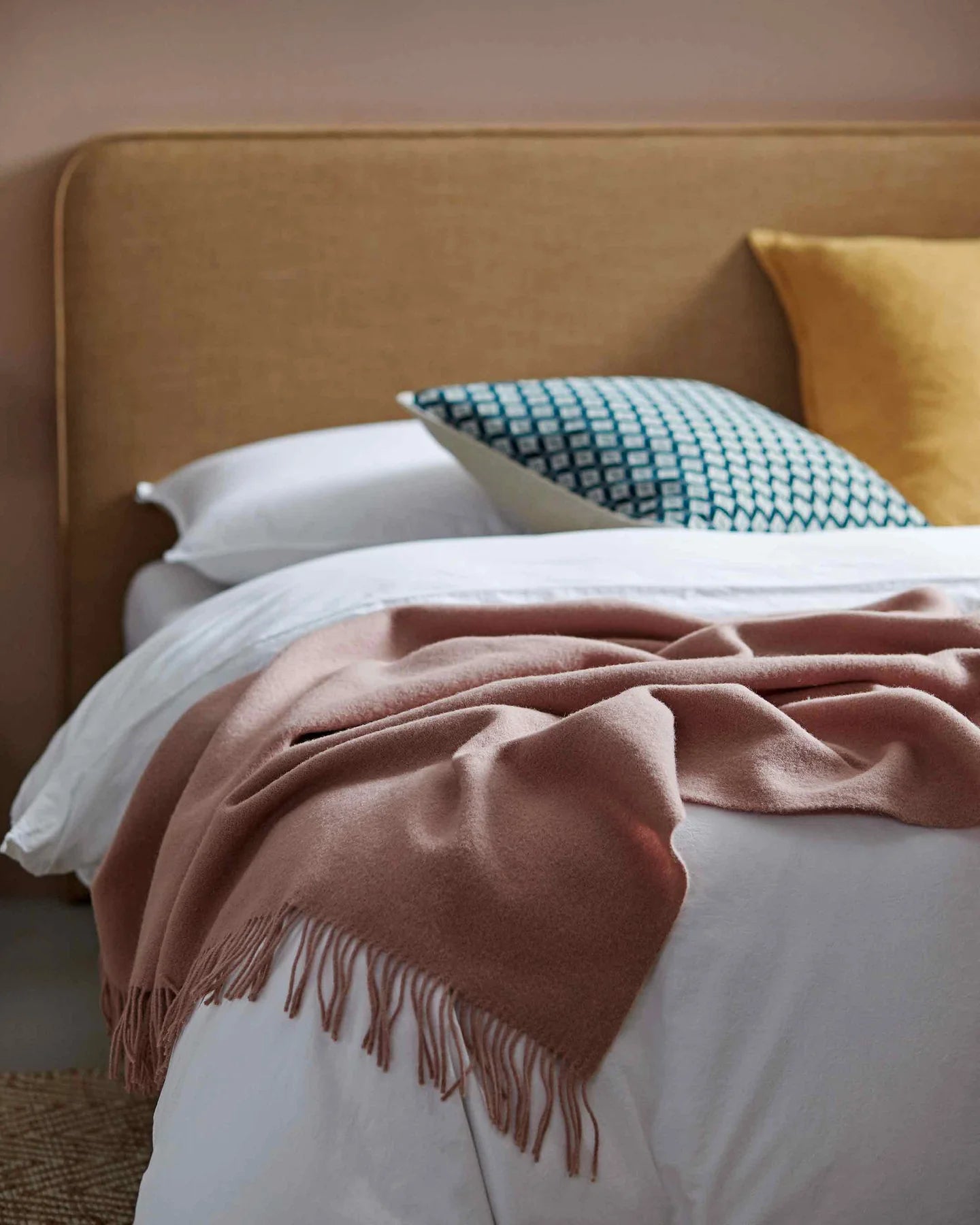 Made from 100% New Zealand lambswool, Nevis throw blankets in rose are simply luxurious. All of our throws make the perfect companion over cooler days and nights, and can also be enjoyed outdoors