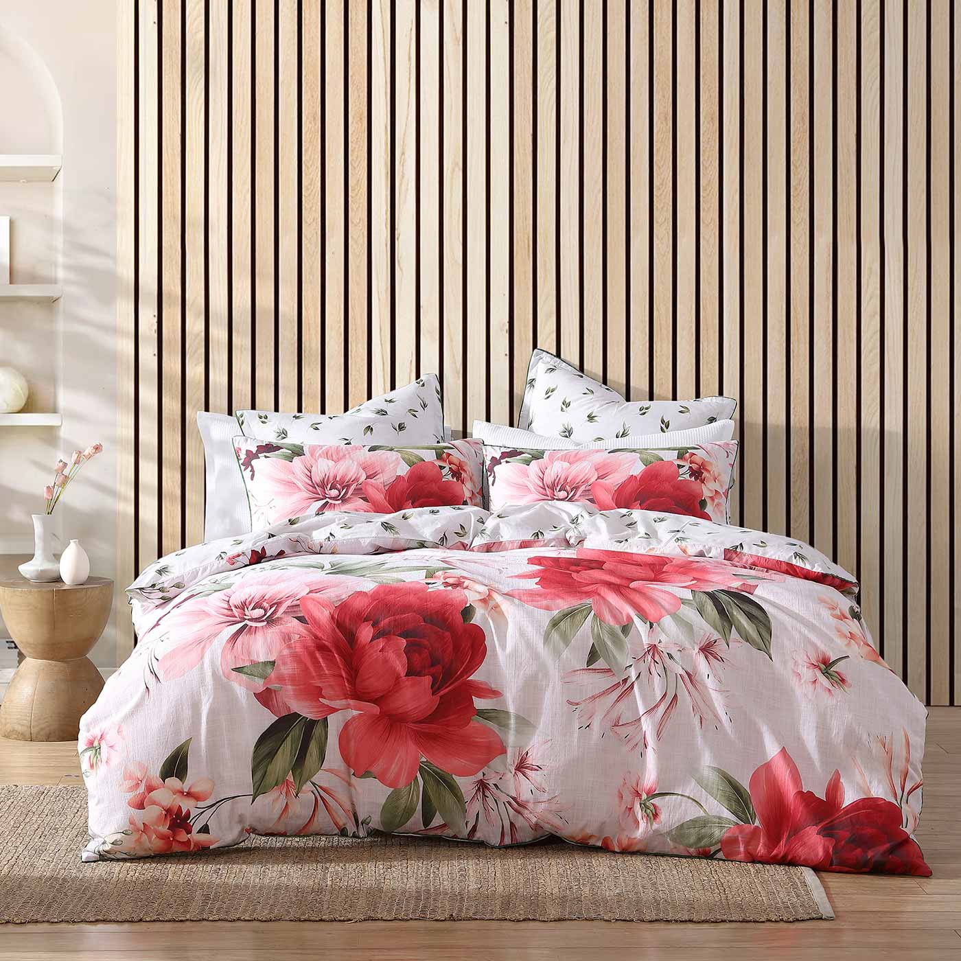 Crafted with a linen-textured ground and vibrant florals, the Phoebe Rose Quilt Cover Set provides a summery feel to your bedroom. 