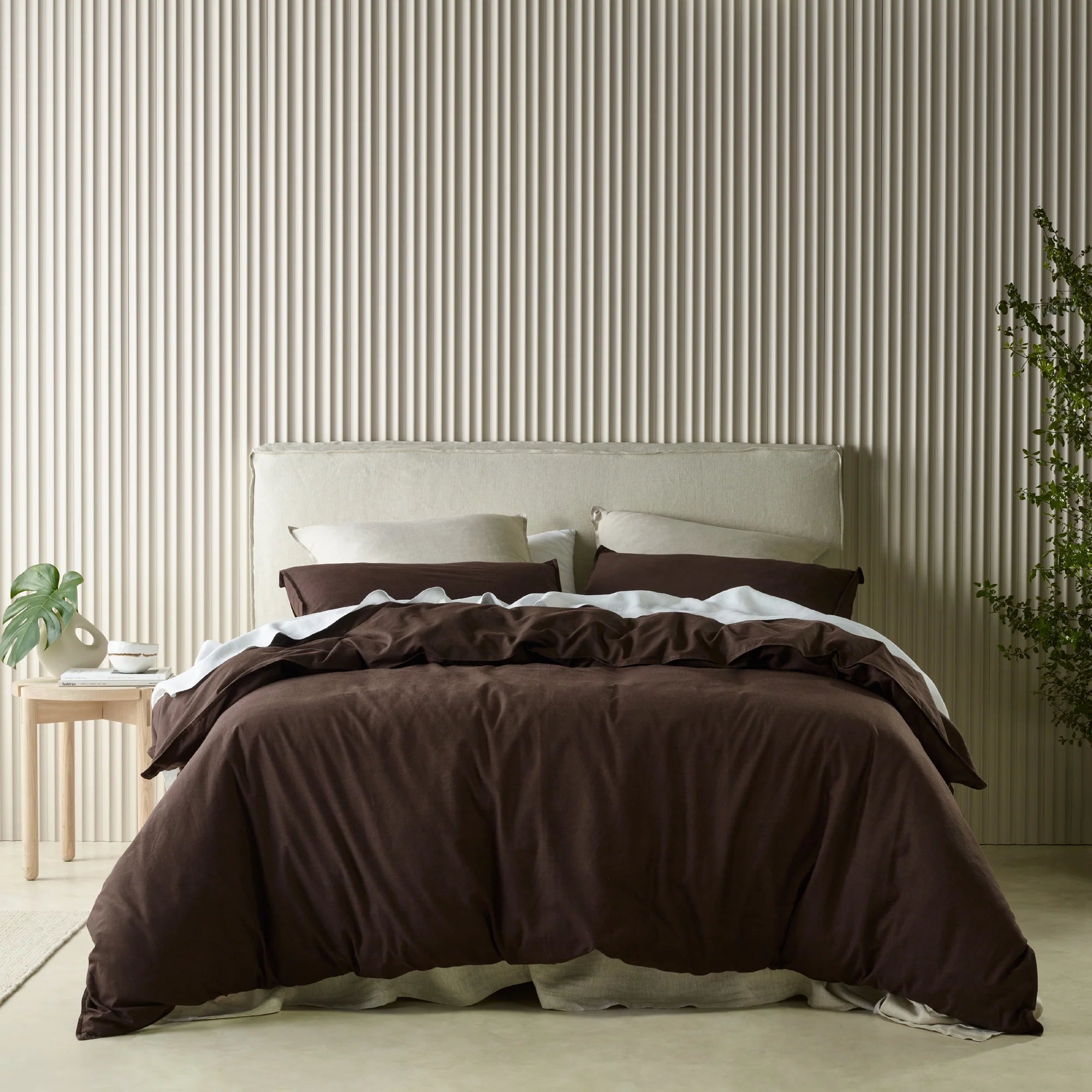 The Acacia range is made from super soft washed cotton percale fabric. An easy-care quilt cover set that requires very minimal ironing. It also features a trendy tailored edge with twin needle stitching to complete the look.