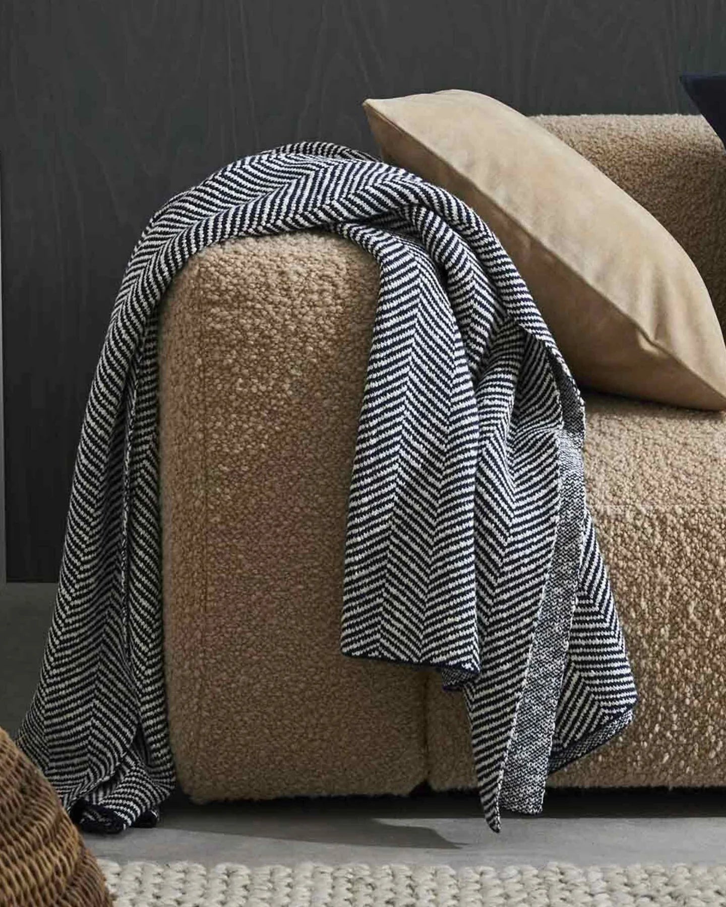 Made from 100% cotton, Solano is a beautifully soft, herringbone throw with a bouclé reverse for a sophisticated style.