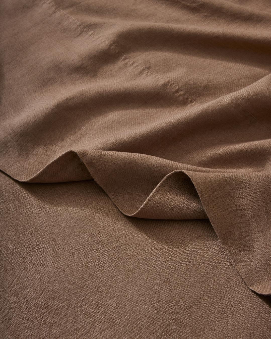 Crafted from the highest quality French Flax Linen. The Biscuit colourway is a beautiful, earthy clay that offers warmth and is bound to softly brighten your bedroom while bringing a warm, cosy feel.