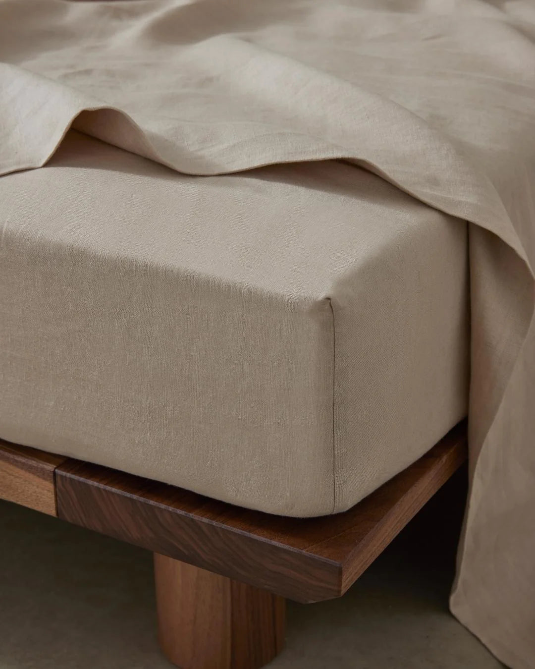 Cover your mattress with soft, luxurious linen with the Ravello Fitted Sheet.  The Shell colourway is a soft, sandy beige that will add a touch of warmth and sheer colour to a bedroom — perfect for any neutral lover.