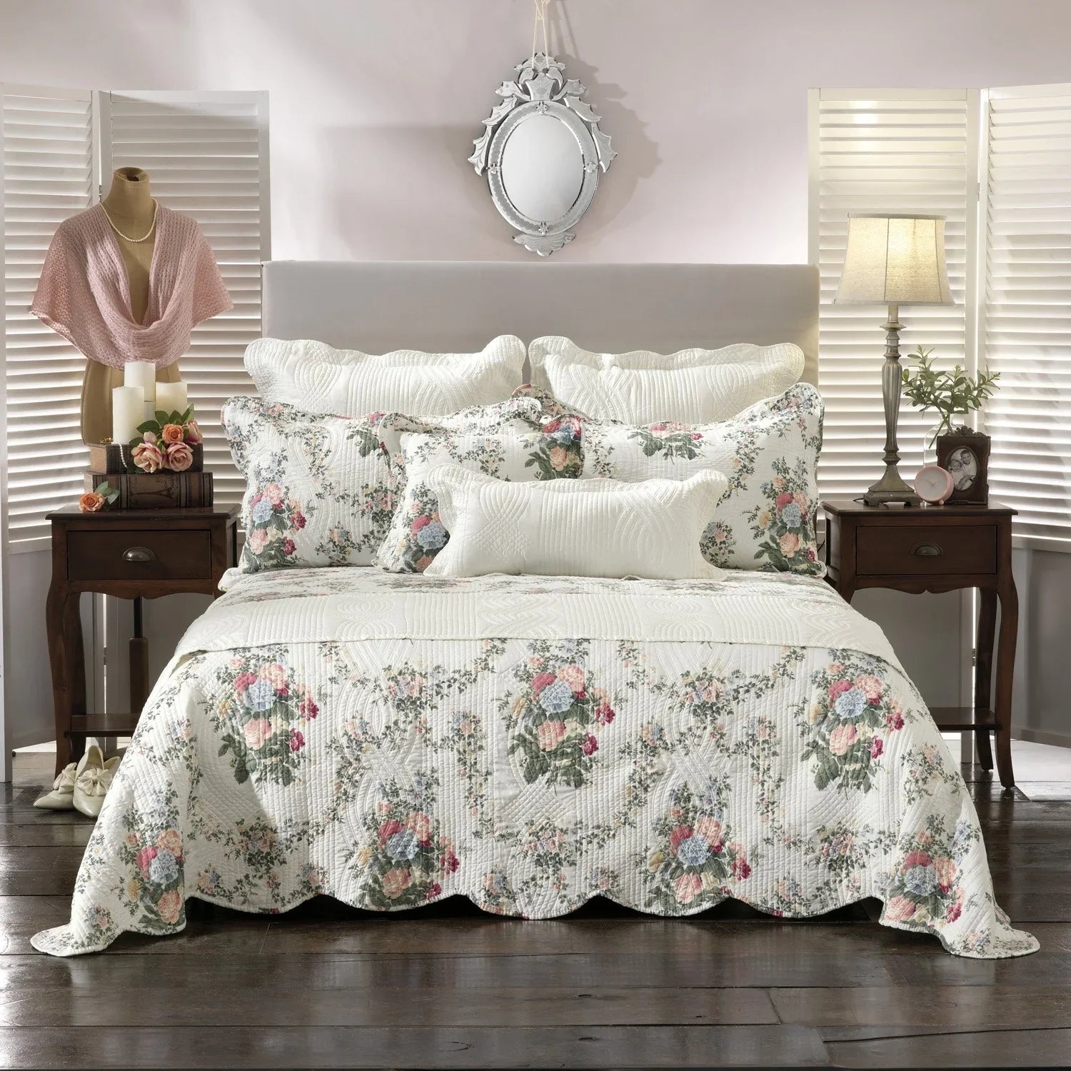 Discover exquisite and fashionable Bianca bedding options available at Linen Emporium. Explore our extensive collection of premium Bianca bedspreads, pillowcases, quilt covers, and much more.